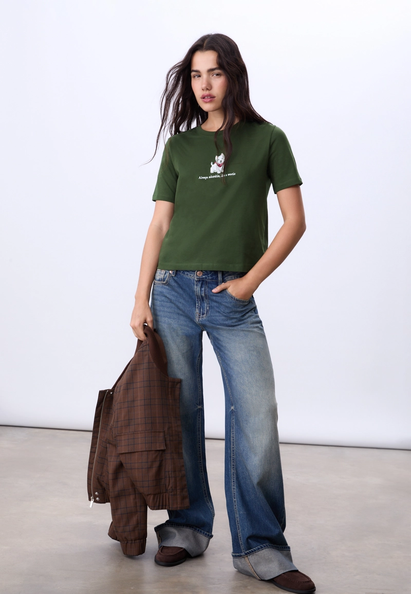 Футболка с вышивкой щенка