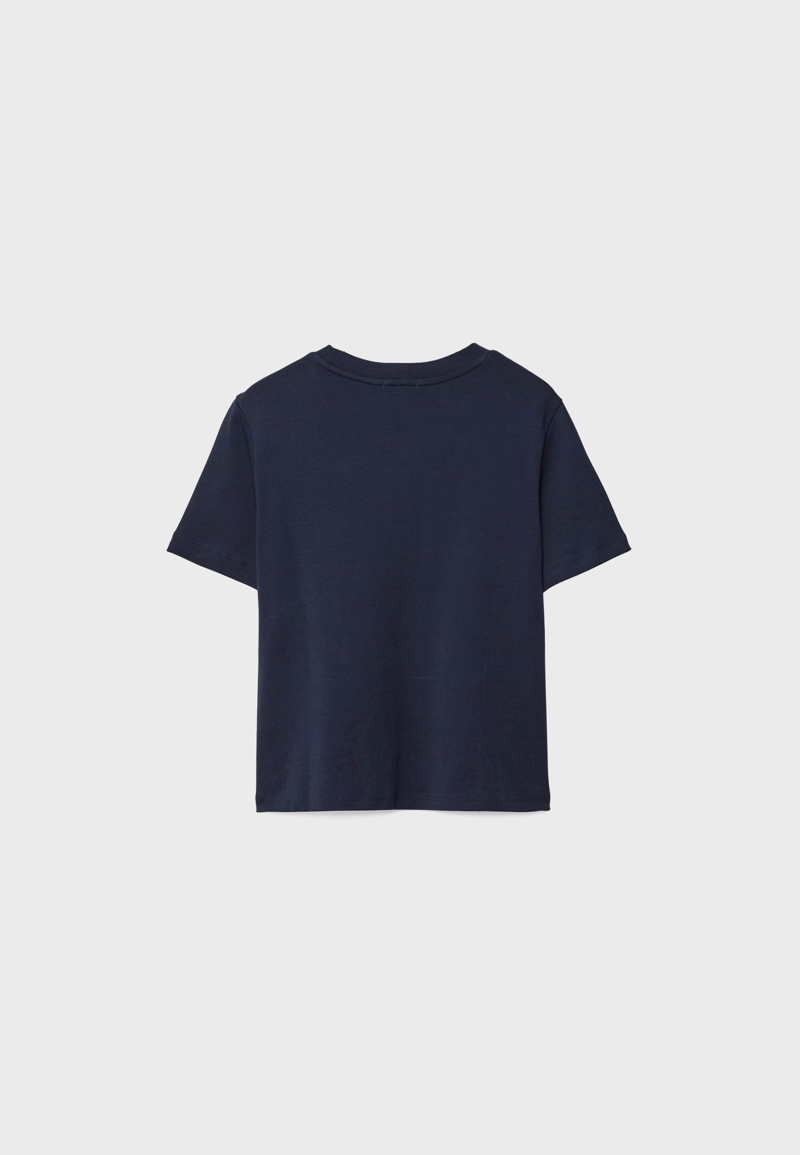 Базовая футболка классического кроя из плотного материала