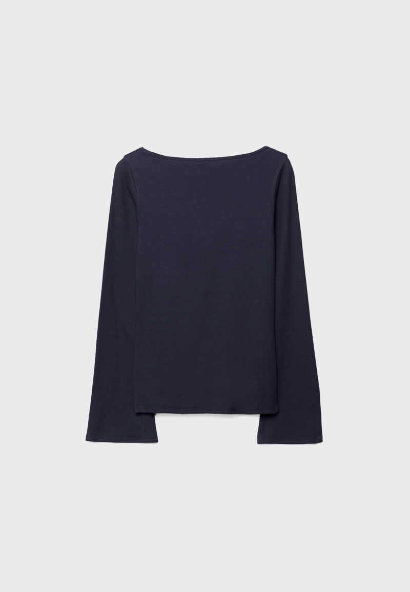 Базовая футболка с расклешенными рукавами