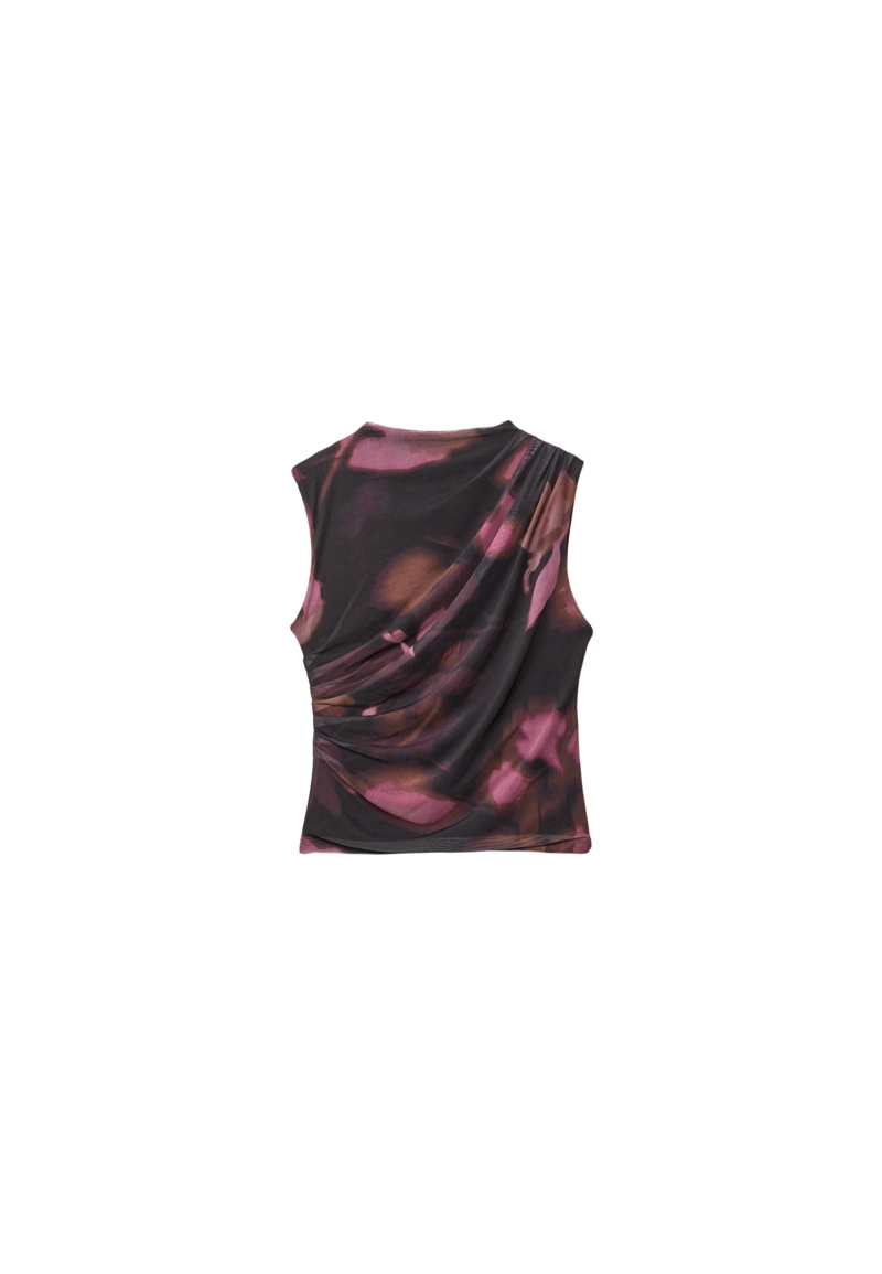 Футболка из полупрозрачной ткани со сборками