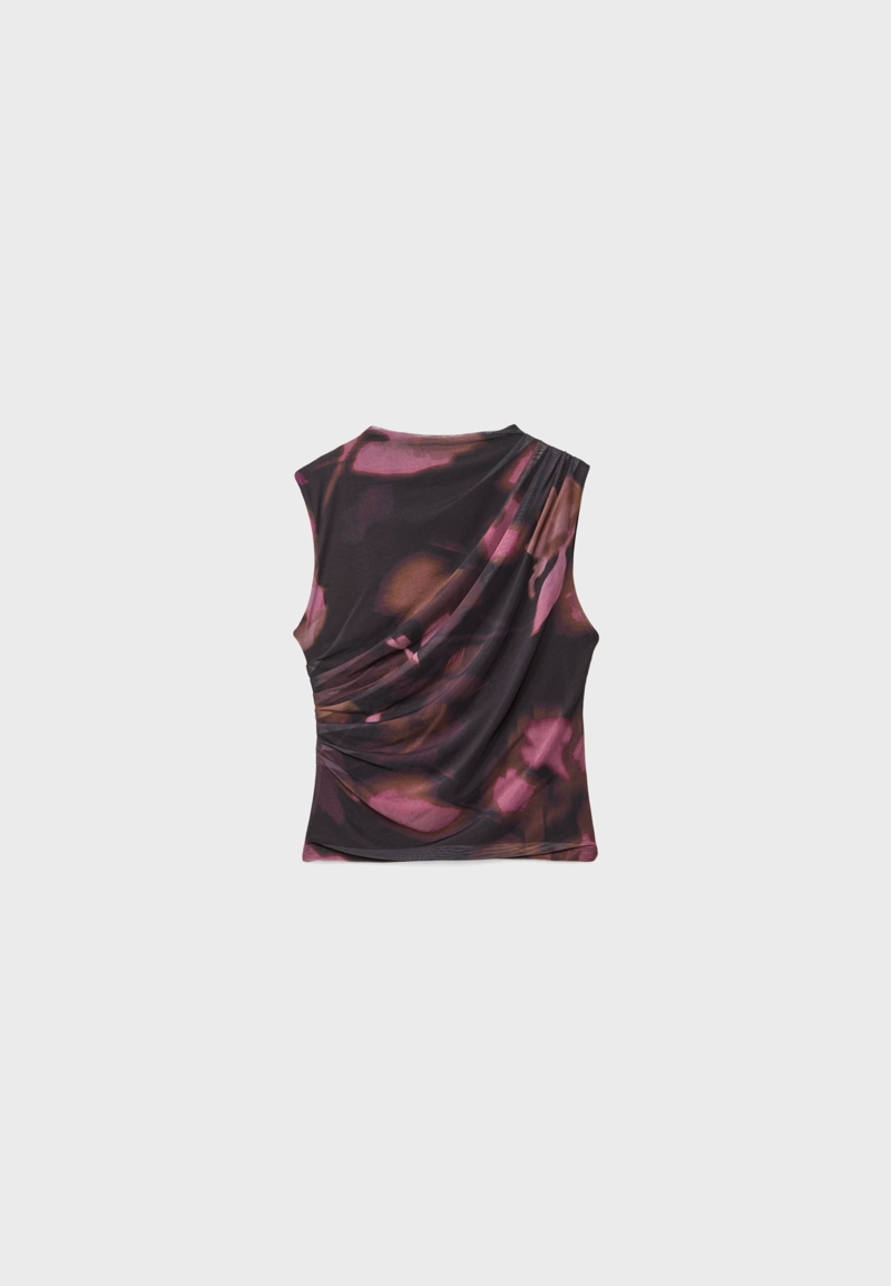 Футболка из полупрозрачной ткани со сборками