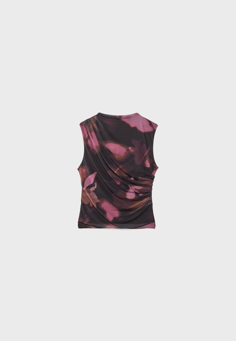 Футболка из полупрозрачной ткани со сборками