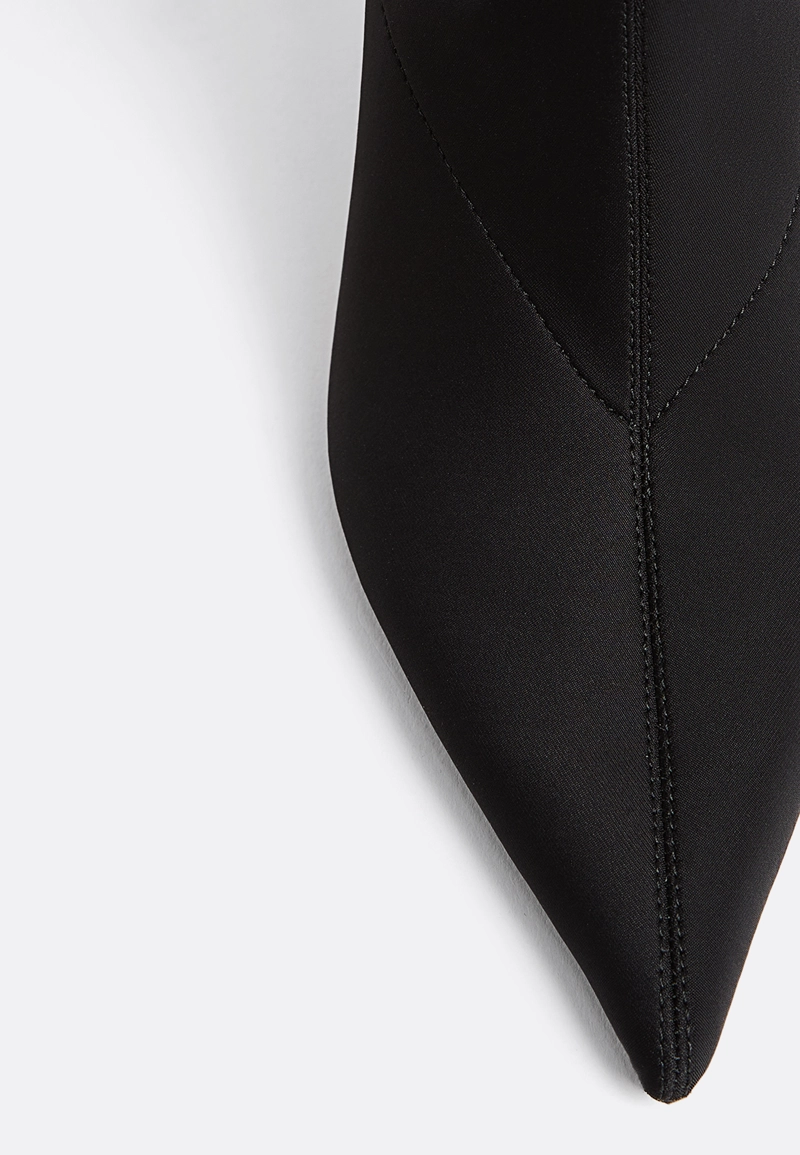 Тканевые ботильоны на шпильке