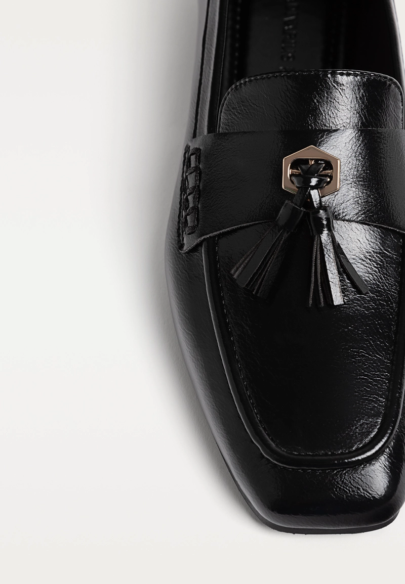 Мокасины с кисточками