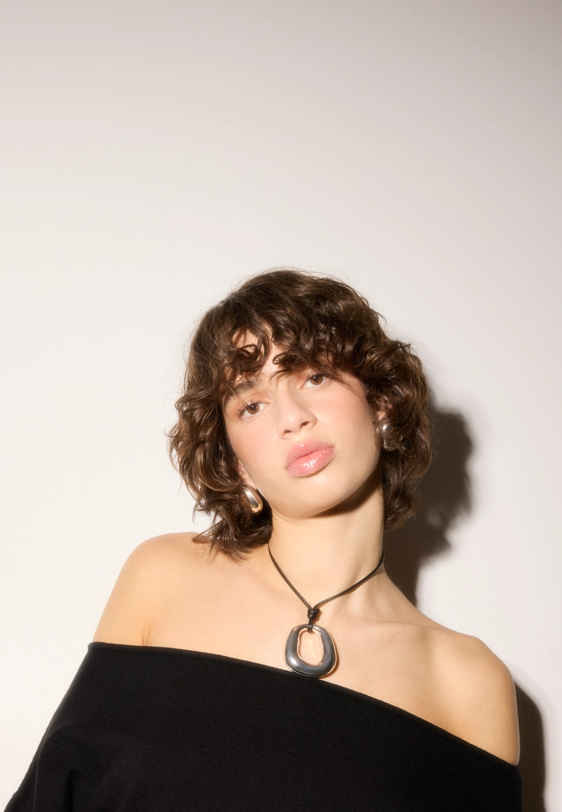 Ожерелье-шнурок с подвеской