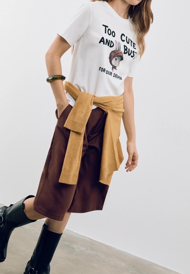 Рубашка классического кроя с кроликом