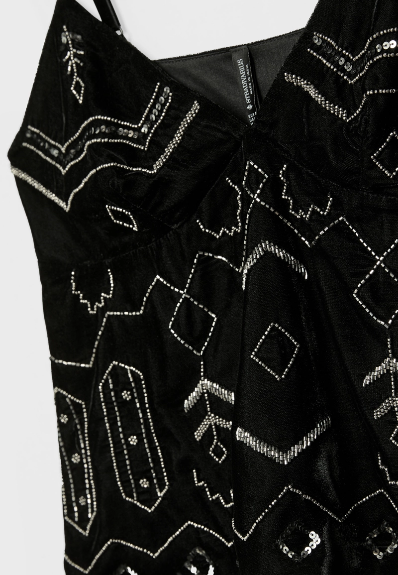 Бархатный топ с блестящей отделкой