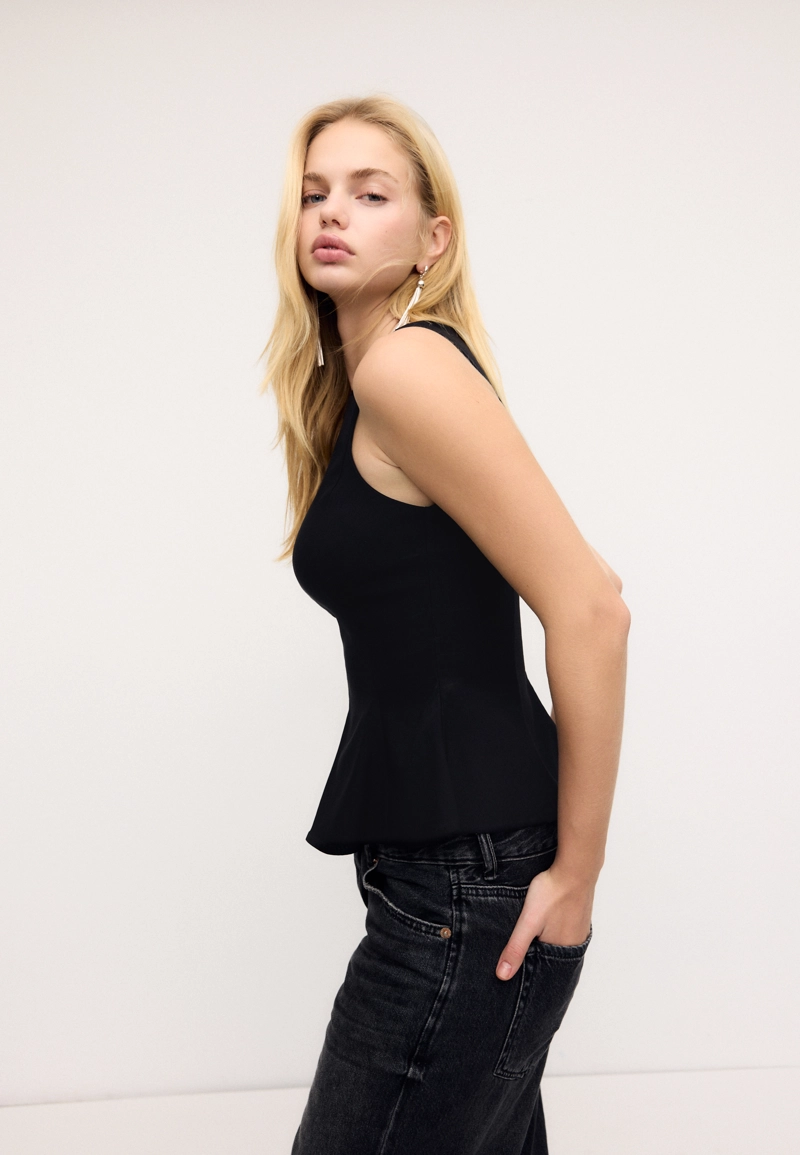 Топ-баска без рукавов