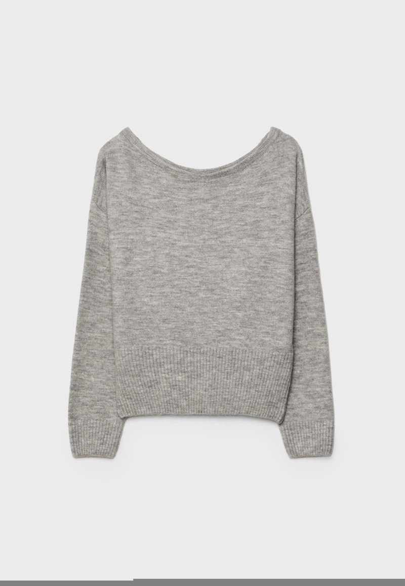 Мягкий вязаный джемпер с вырезом-лодочкой