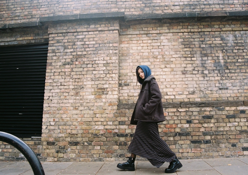 Длинная асимметричная юбка в полоску