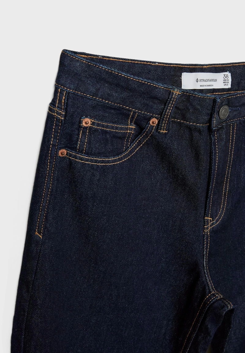 Джинсы прямого кроя