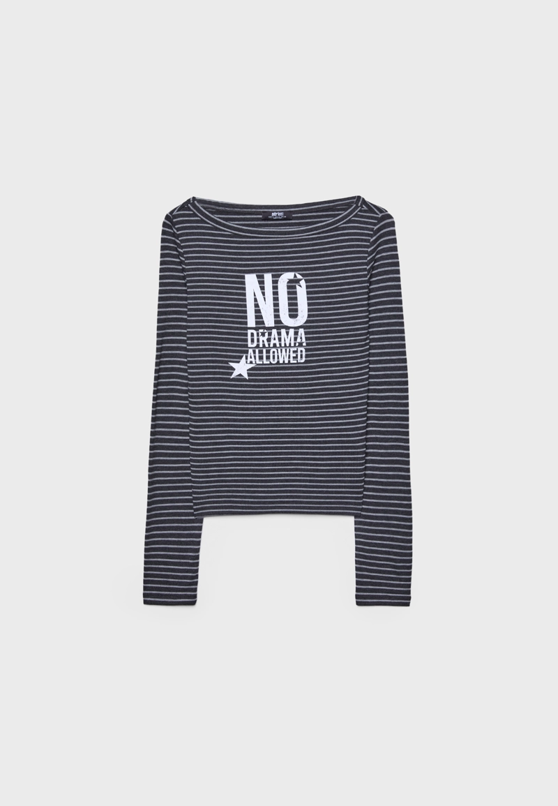 Футболка с вырезом «лодочка» и полосками