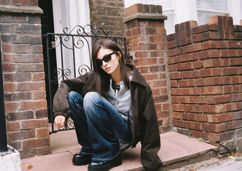 Футболка с вырезом «лодочка» и полосками