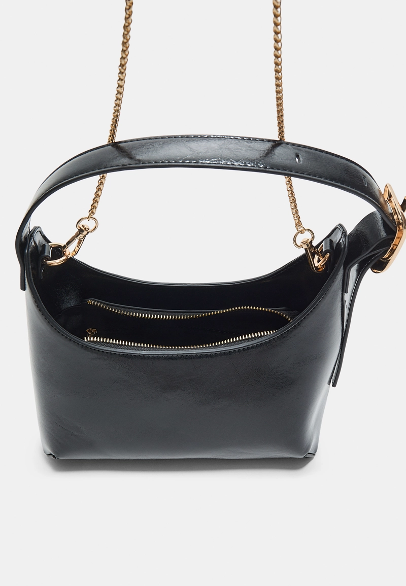 Сумка на плечо с пряжкой