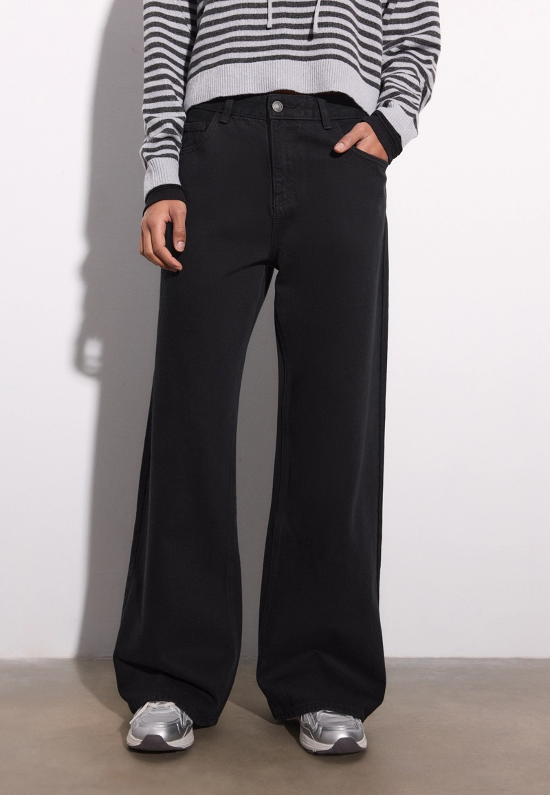 Джинсы свободного кроя