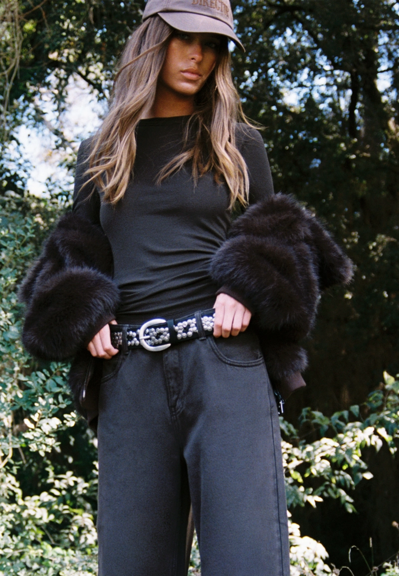 Футболка в рубчик с длинными рукавами