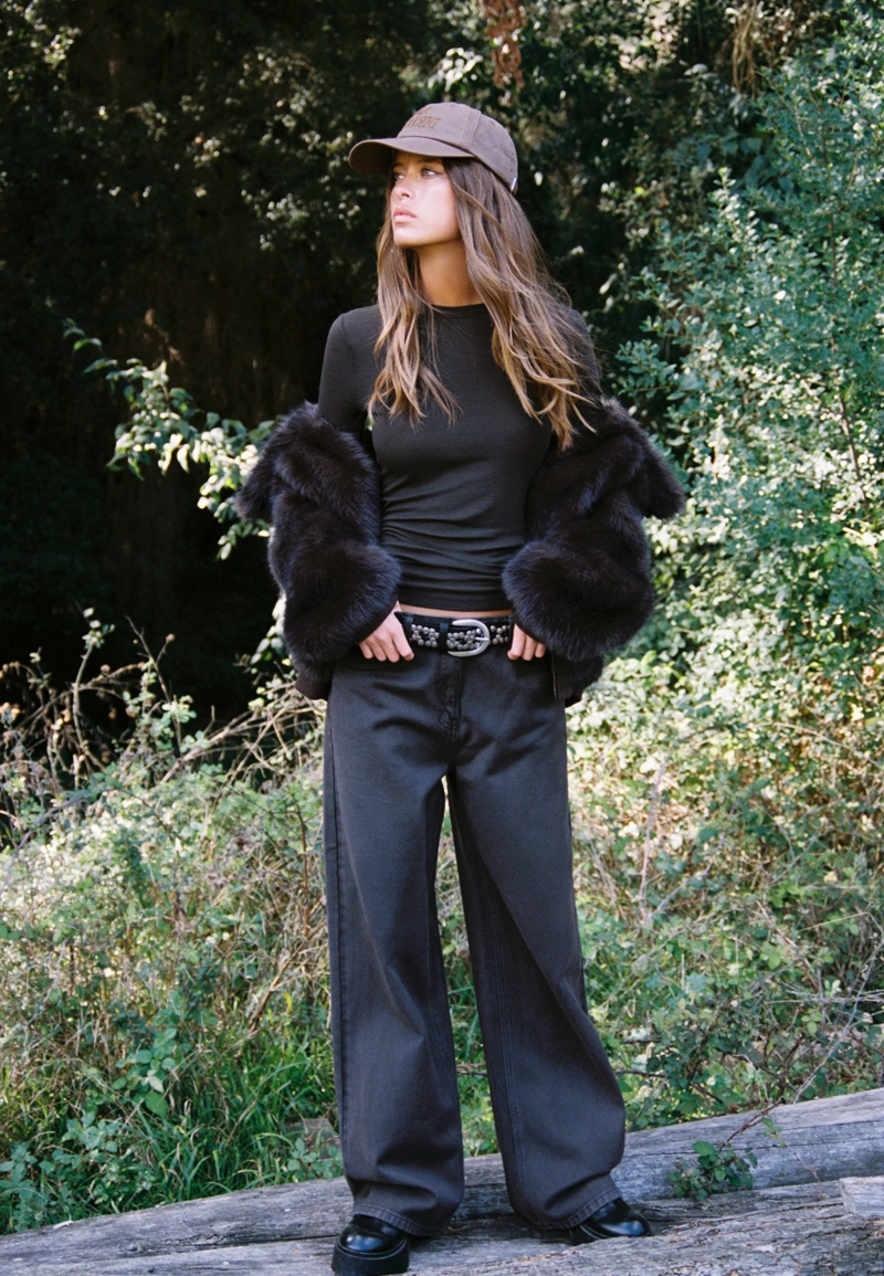 Футболка в рубчик с длинными рукавами