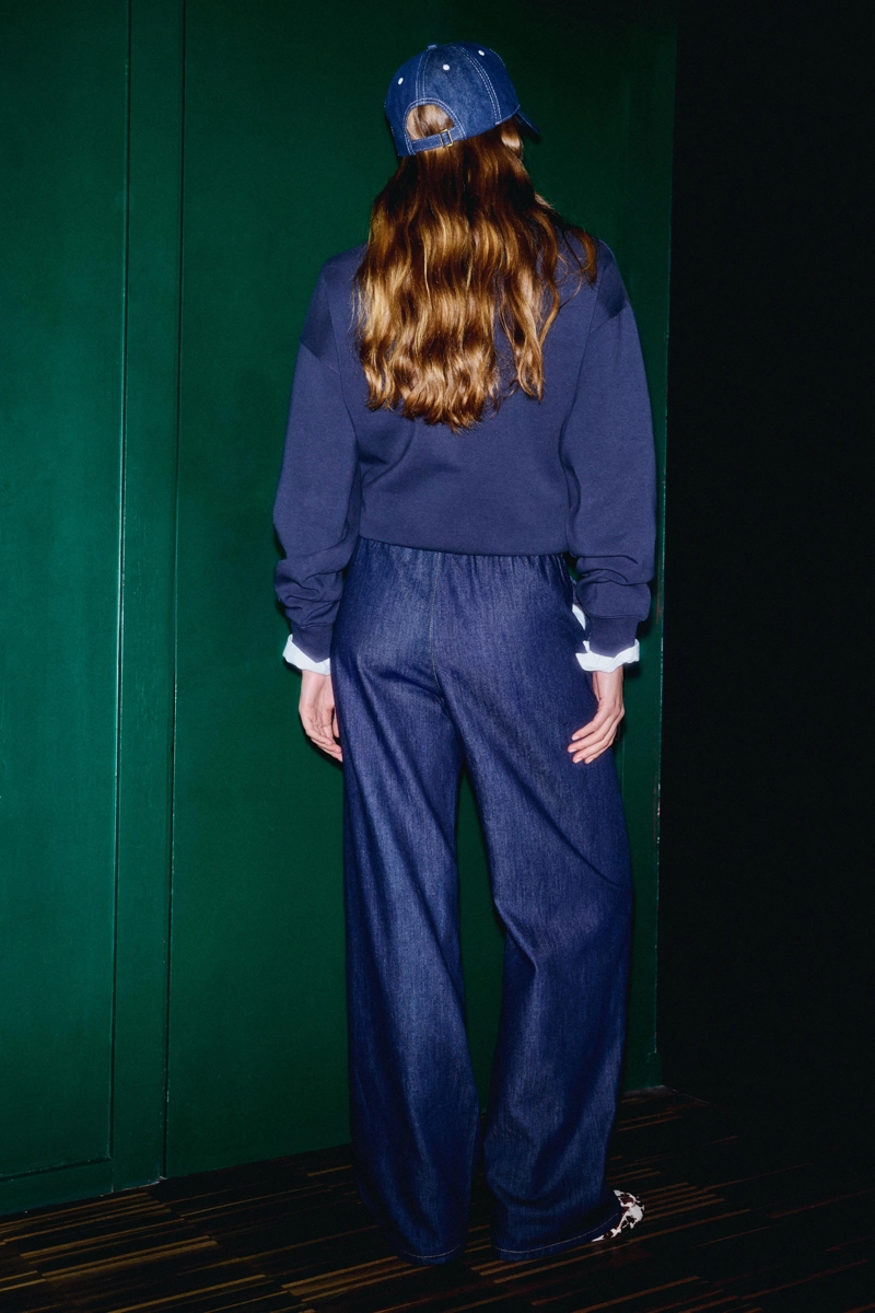 D35 Струящиеся джинсовые брюки на шнурке