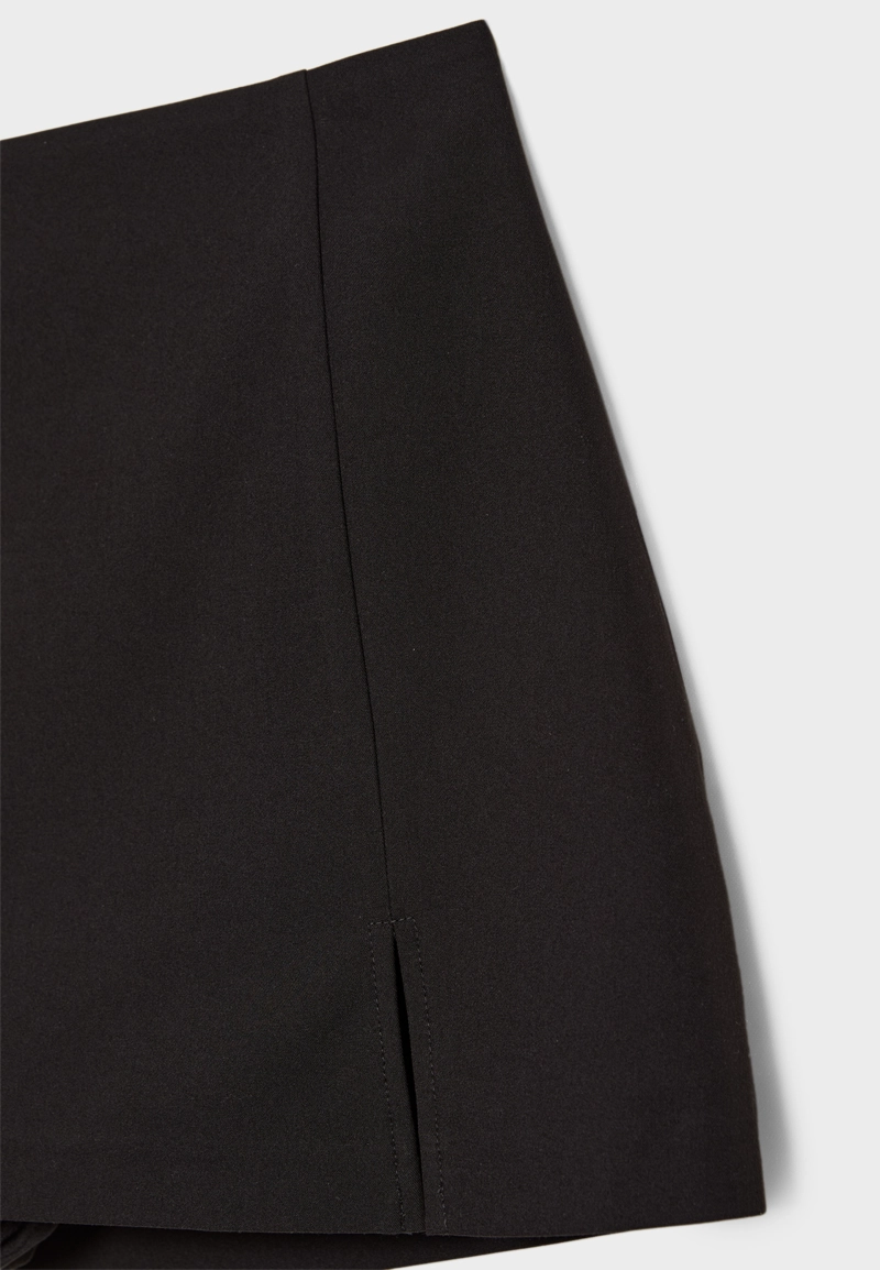 Юбка-шорты с разрезом сбоку