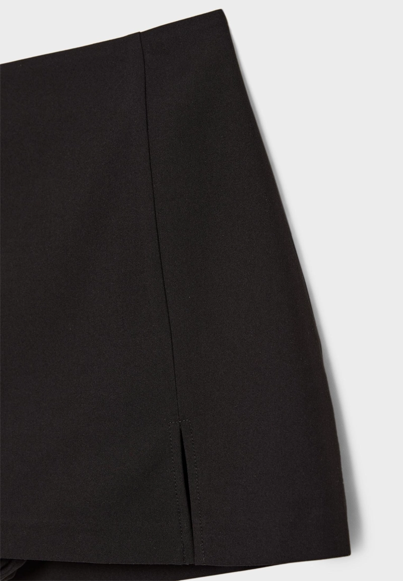 Юбка-шорты с разрезом сбоку