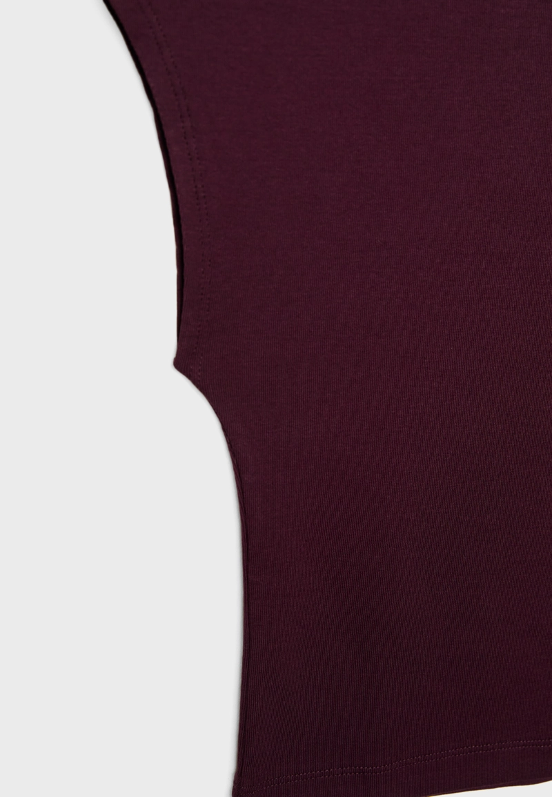 Базовая приталенная укороченная футболка