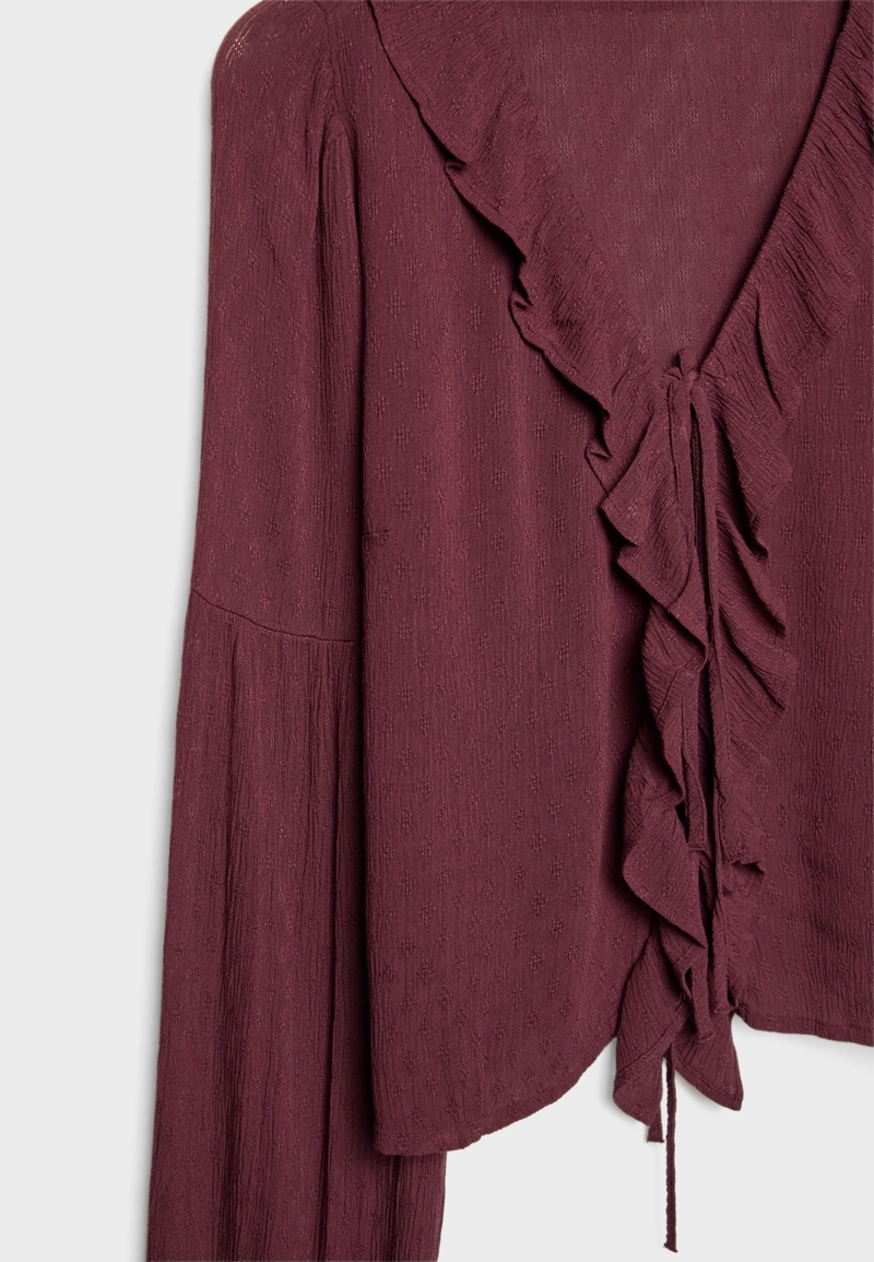 Блузка с воланами