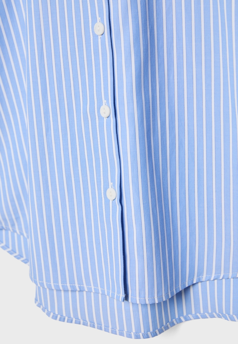Базовая рубашка в полоску из поплина с карманом