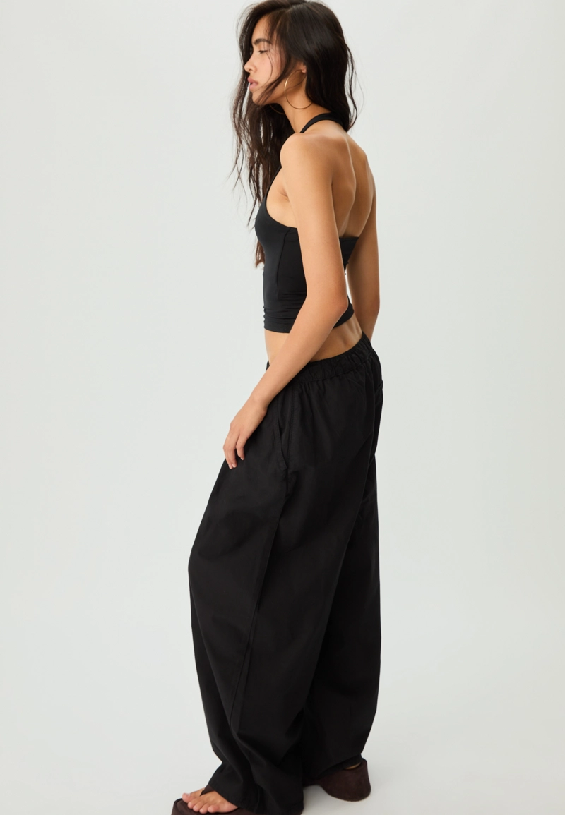 Футболка с горловиной халтер