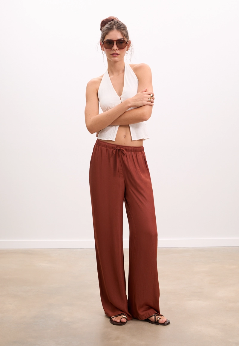 Длинные свободные атласные брюки