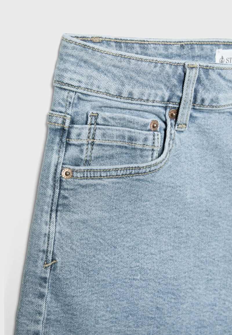 D85 Шорты mom slim