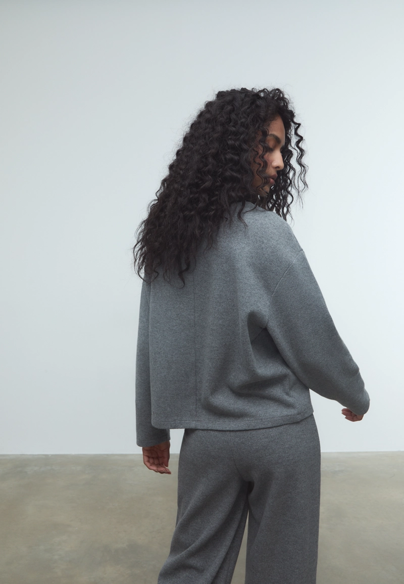 Трикотажная футболка с круглым вырезом