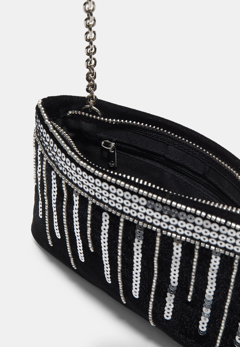 ПЛОСКИЙ БАРХАТНЫЙ НЕЦЕСЕР С ЦЕПОЧКОЙ