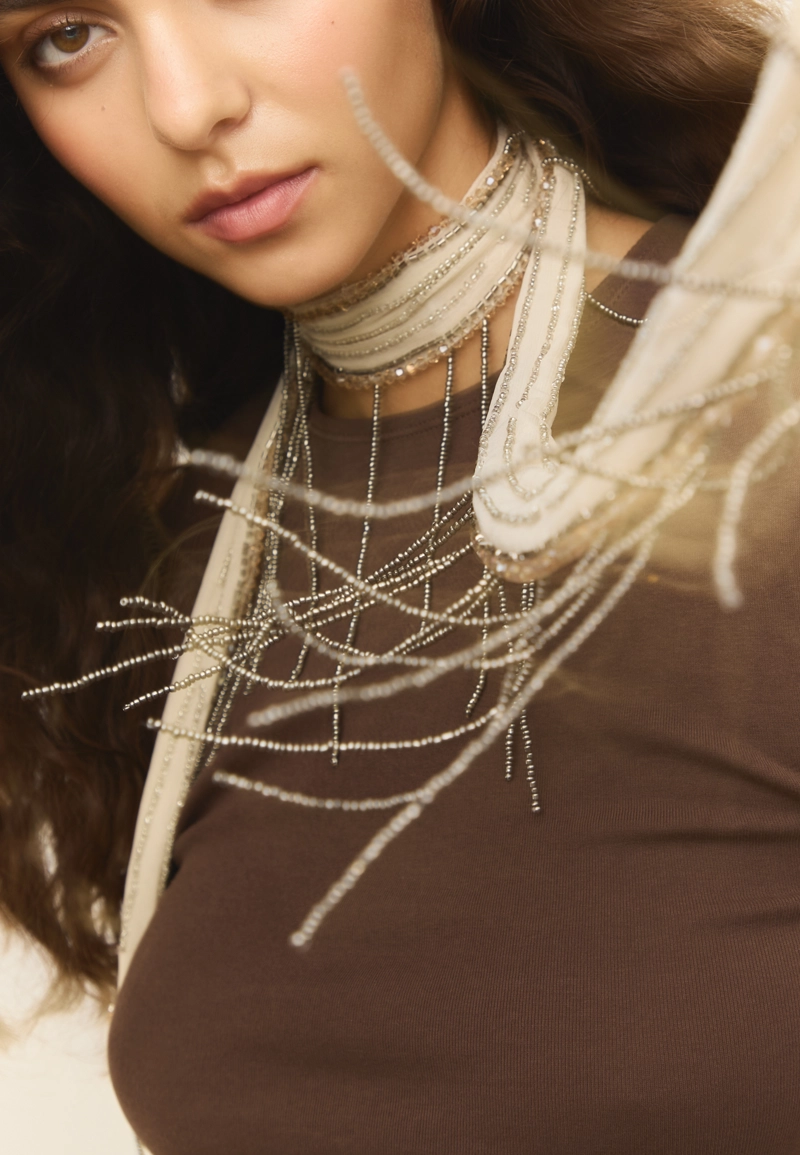 Платок с бусинами