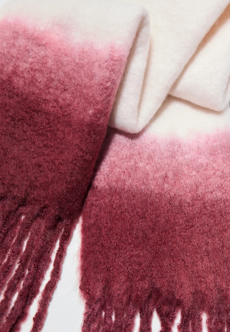 Шарф с эффектом деграде