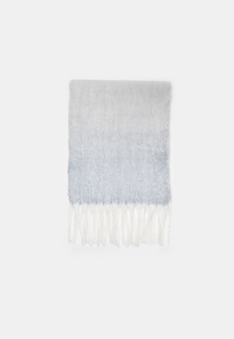 Шарф с эффектом деграде