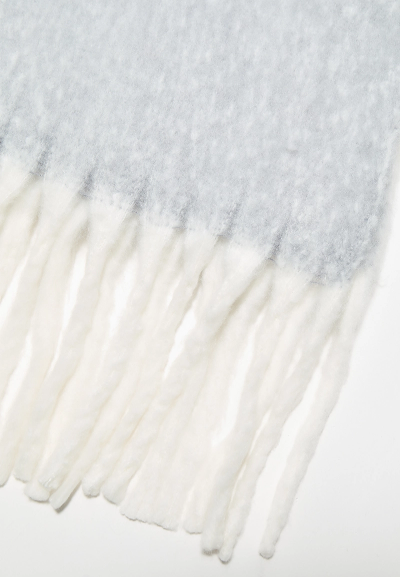 Шарф с эффектом деграде