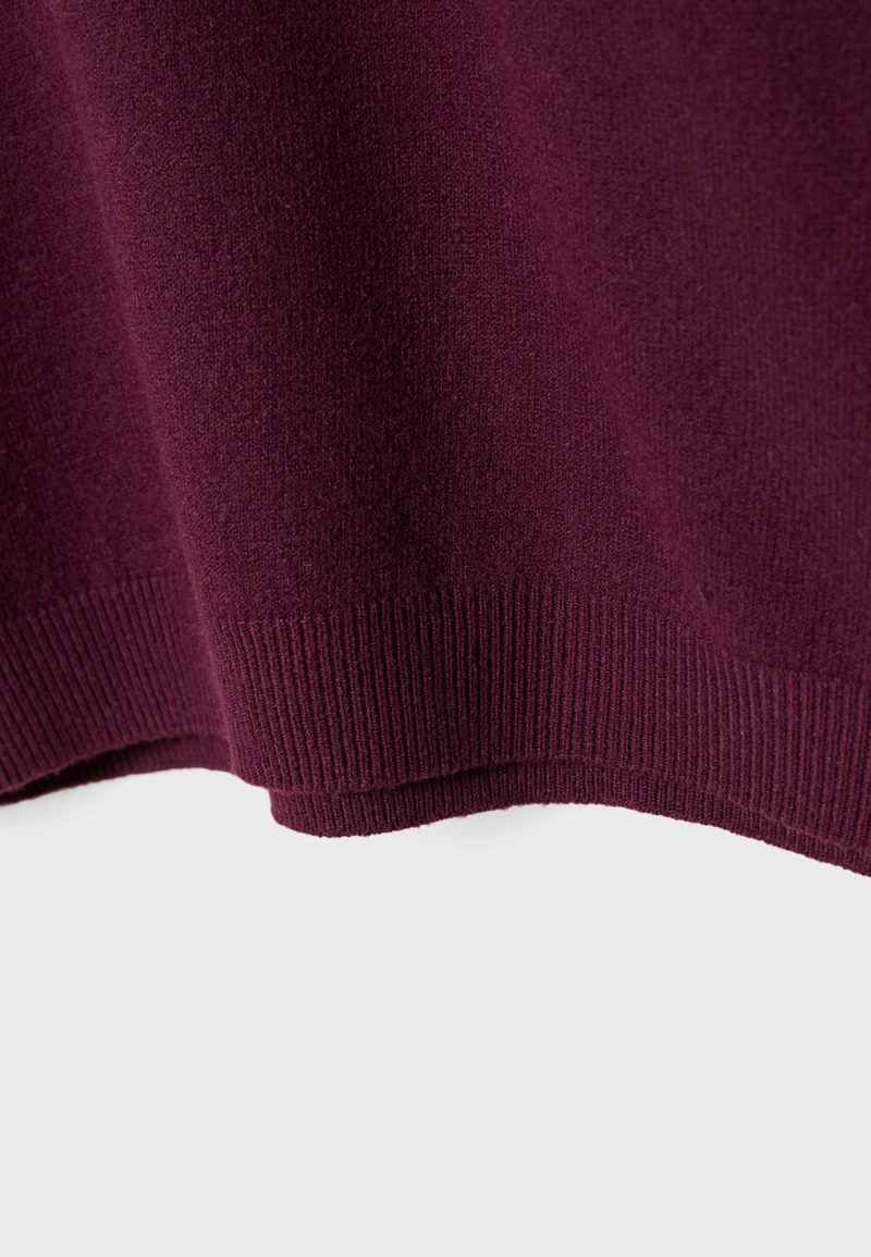 Базовый свитер с высоким воротником