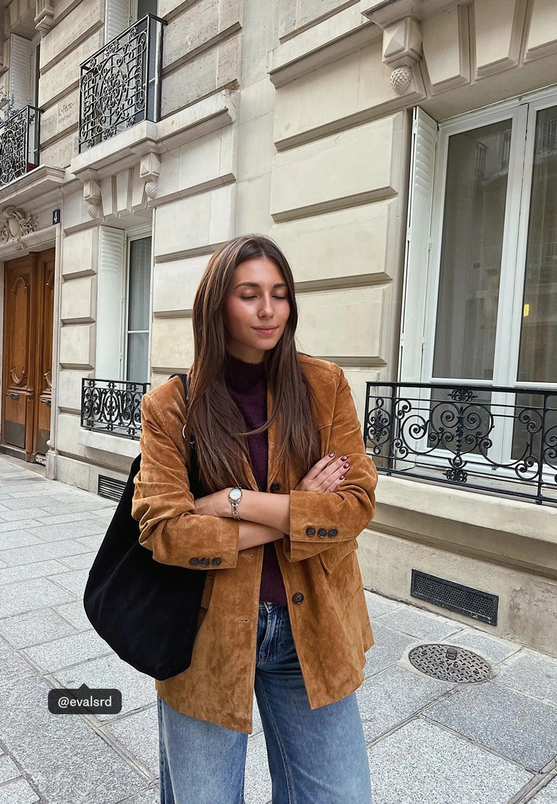 Базовый свитер с высоким воротником