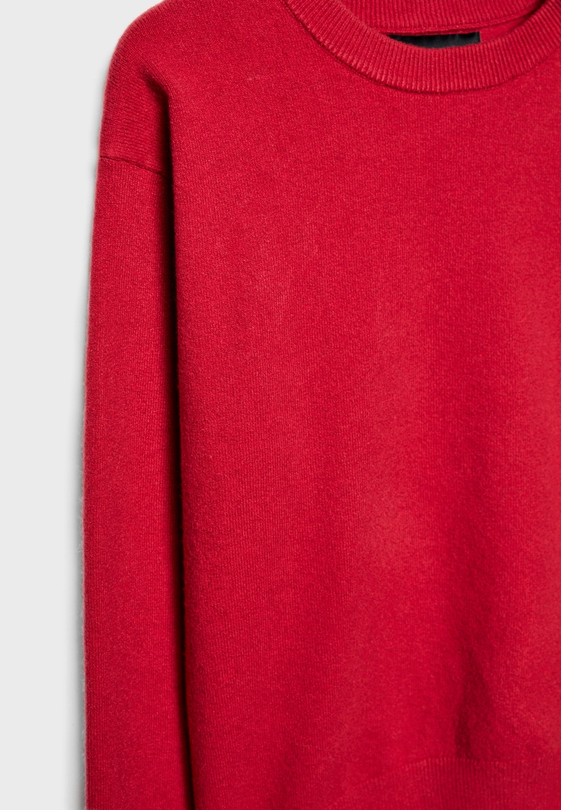 Базовый свитер из мягкого трикотажа