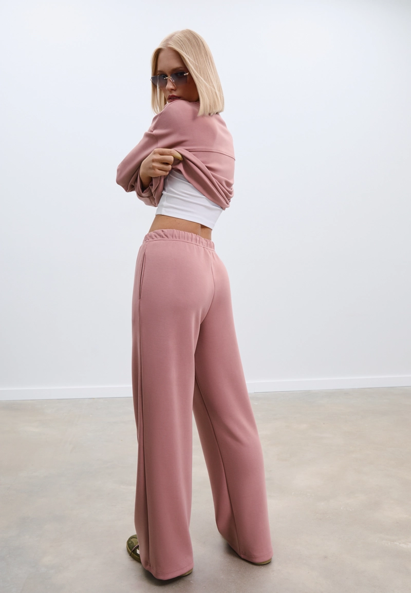 Мягкие джоггеры свободного кроя с отстрочкой