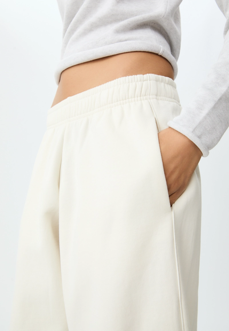 Брюки-джоггеры с кантом