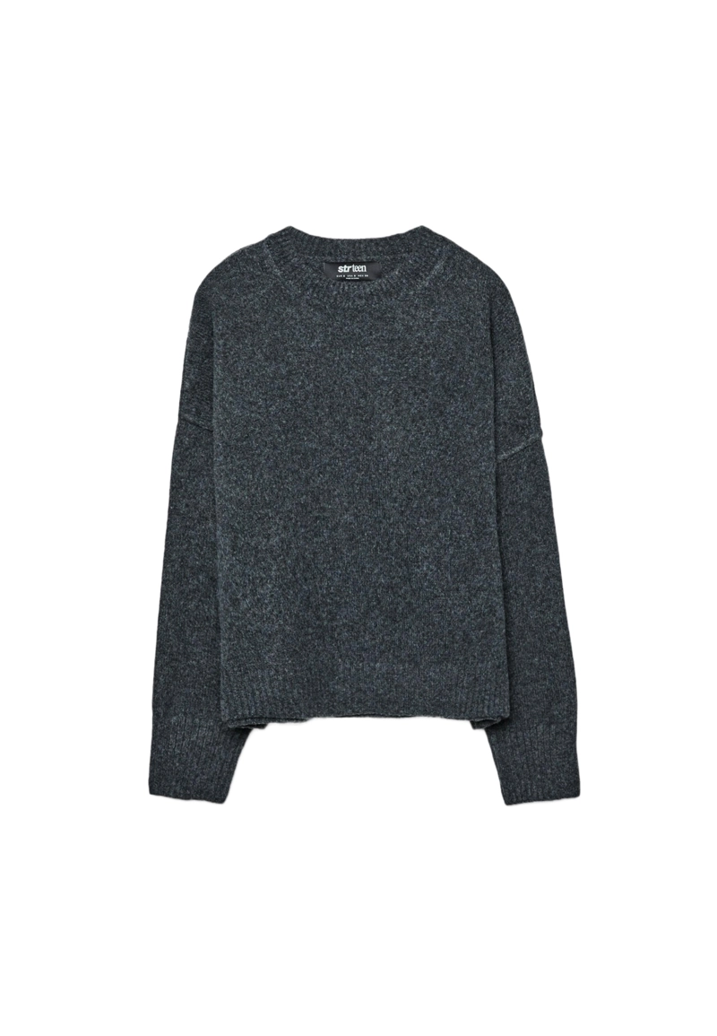 Вязаный свитер с круглым вырезом