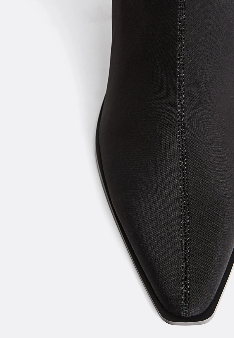 Ботильоны на каблуке из плотной синтетической ткани