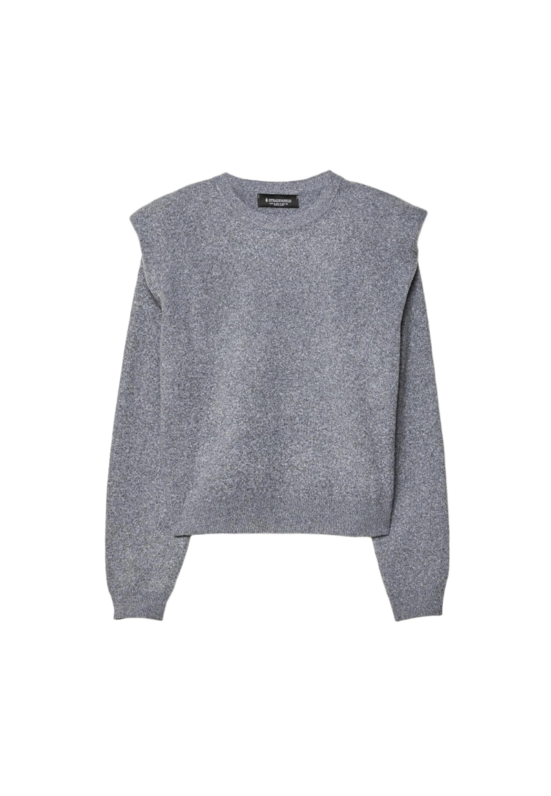 Вязаный свитер с подплечниками