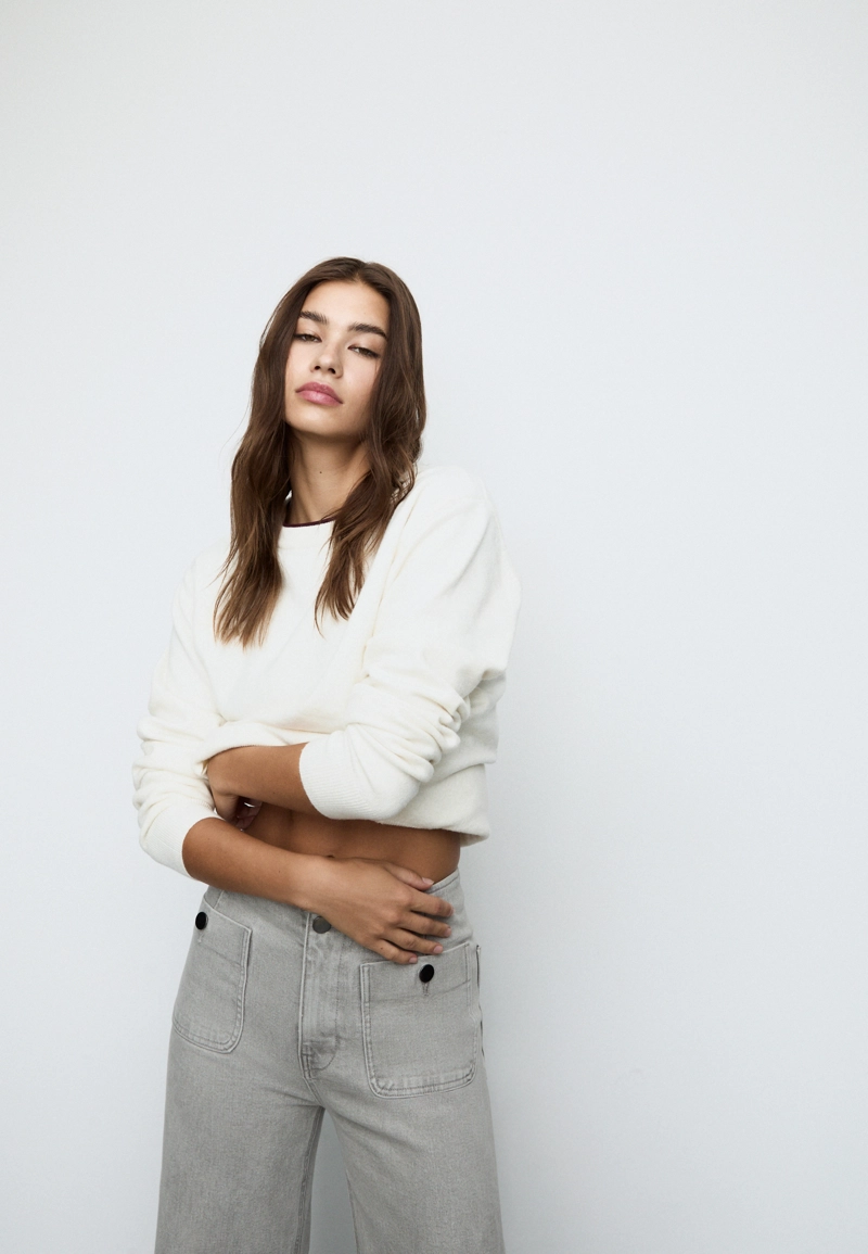 Джинсы D77 в минималистичном стиле с карманами