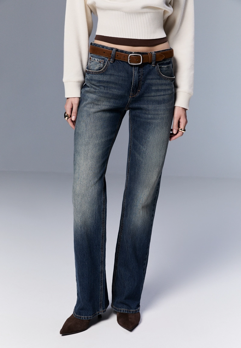 Джинсы D68 фасона bootcut с поясом