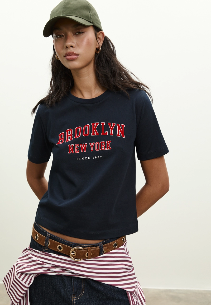 Футболка с вышивкой