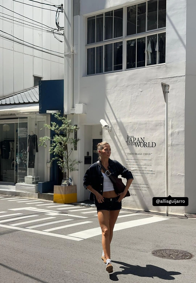 Сумка кожаная с узлом и пряжкой