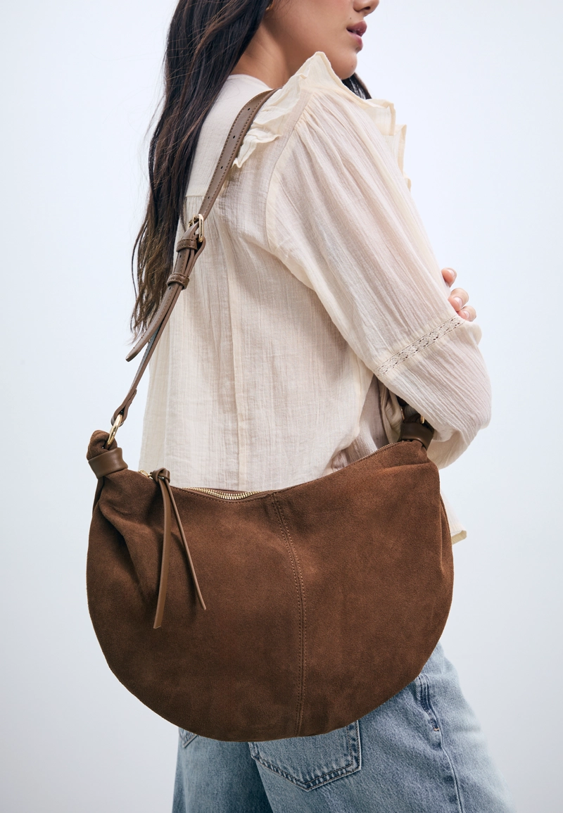 Кожаная сумка-полумесяц