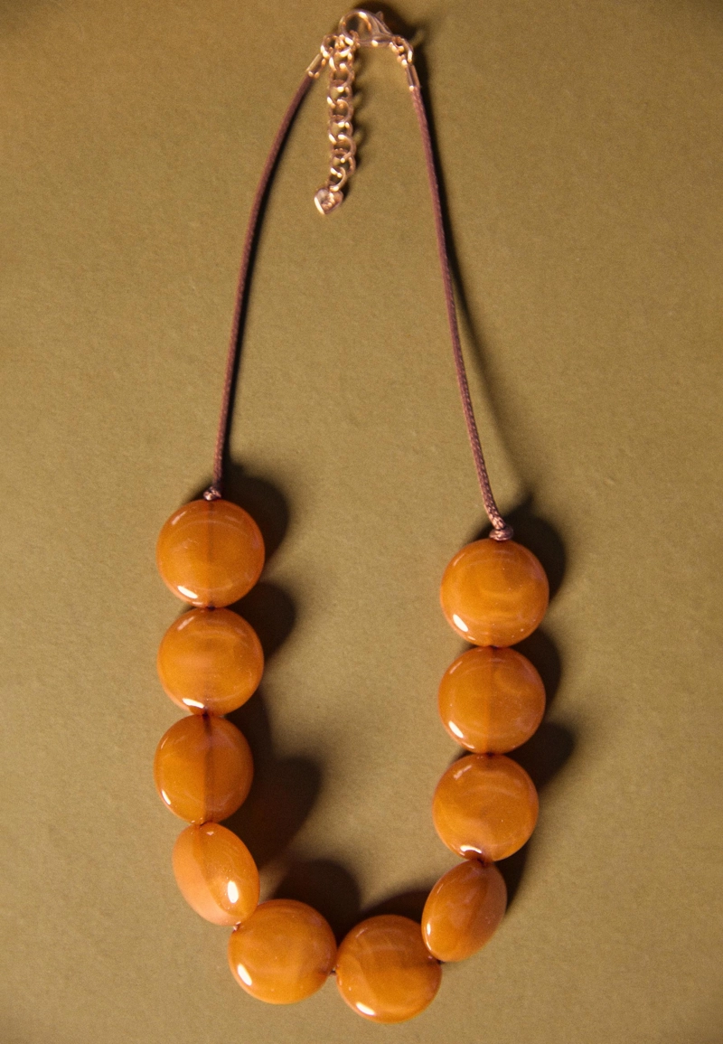 Набор из 2 колье на шнурке с бусинами